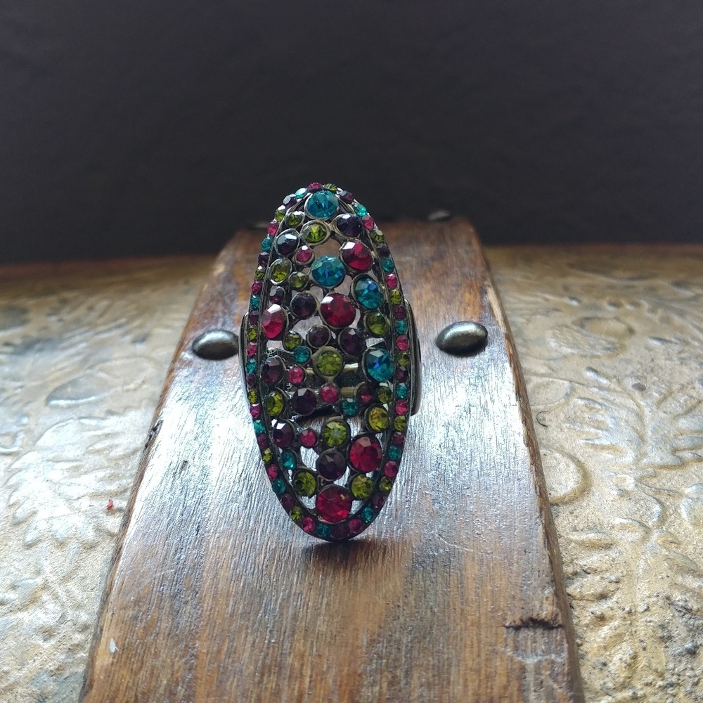 Multicolored stretch ring